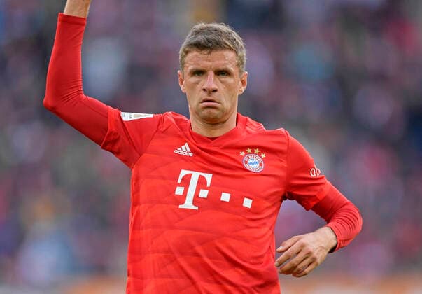 Bilder des Jahres 2019, Sport 10 Oktober Sport Themen der Woche KW42 Sport Bilder des Tages 14.10.2019, Fussball 1. Bundesliga 2019 2020, 8.Spieltag, FC Augsburg - FC Bayern München, in der WWK-Arena Augsburg. Thomas Müller (FC Bayern München) frustriert. ***DFL and DFB regulations prohibit any use of photographs as image sequences and or quasi-video.*** *** 14 10 2019, Football 1 Bundesliga 2019 2020, 8 matchday, FC Augsburg FC Bayern Munich, frustrated in the WWK Arena Augsburg Thomas Müller FC Bayern Munich DFL and DFB regulations prohibit any use of photographs as image sequences and or quasi video