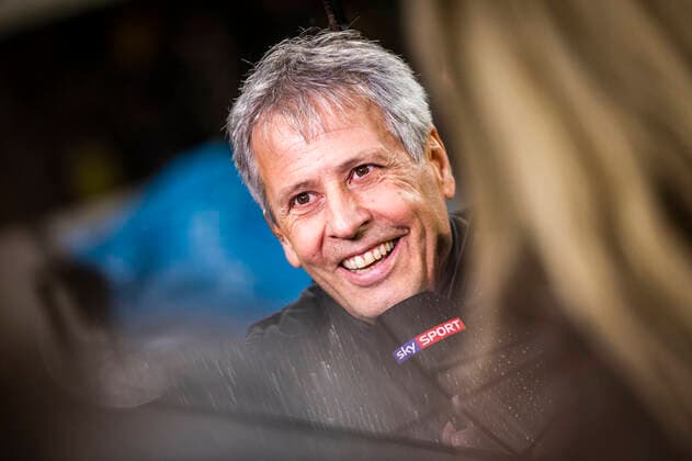 GER, FBL, Borussia Dortmund vs Borussia Mönchengladbach 19.10.2019, Signal Iduna Park, Dortmund , GER, FBL, Borussia Dortmund vs Borussia Mönchengladbach, DFL REGULATIONS PROHIBIT ANY USE OF PHOTOGRAPHS AS IMAGE SEQUENCES AND OR QUASI-VIDEO im Bild picture shows: Lucien Favre (Trainer BVB) im Interview mit Sky,