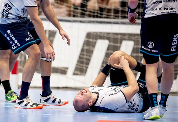 Aalborg Handbold moeder SG Flensburg-Handewitt i en Champions League herrehaandboldkamp spillet i Jutlander Bank Arena, Aalborg, soendag den 20. oktober 2019. Slut 31-28 Simon Hald Jensen (5) med mulig knaeskade, ikke godt for Danmark. , Aalborg Copyright: FotografxRenéxSchütze RenéxSchützex COP107 spdk20191020-193214-L