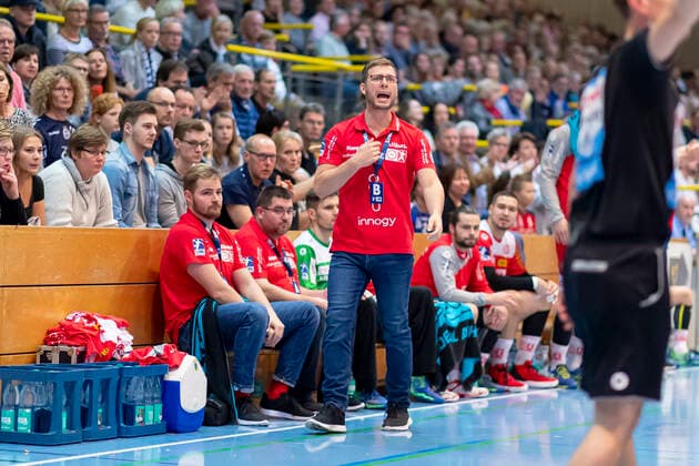 Essens Trainer Jaron Siewert. VfL Luebeck-Schwartau vs. TUSEM Essen, Handball, 2. Bundesliga, 20.10.19 Luebeck Schleswig-Holstein Germany Copyright: xAgentur54Gradx xFelixxKoenigx