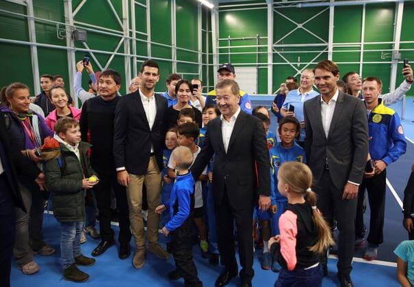 Tennis players Rafael Nadal of Spain (R) and Novak Djokovic of Serbia (C-L) arrive to the Barys Arena stadium in Nur-Sultan, Kazakhstan, 24 October 2019. Both world champions will face each other on a charity tennis match later today. Nadal and Djokovic charity match in Nur-Sultan !ACHTUNG: NUR REDAKTIONELLE NUTZUNG!  Copyright: xMaratxKurakovx GRAF6114 20191024-637075220552881279