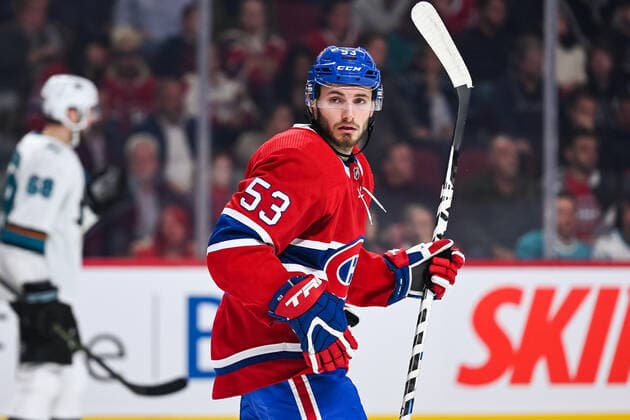MONTREAL, QC - OCTOBER 24: Montreal Canadiens defenceman Victor Mete (53) looks towards his back during the San Jose Sharks versus the Montreal Canadiens game on October 24, 2019, at Bell Centre in Montreal, QC (Photo by David Kirouac Icon Sportswire) NHL, Eishockey Herren, USA OCT 24 Sharks at Canadiens Icon191024024