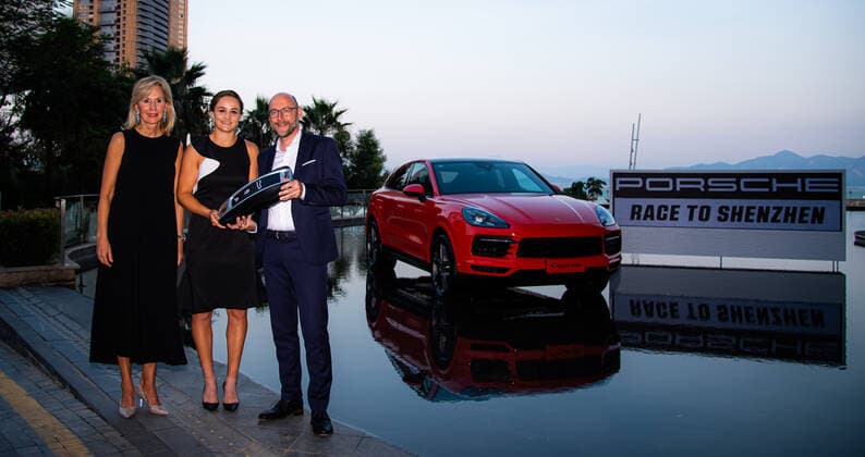 October 25, 2019, Shenzhen, CHINA: Ashleigh Barty of Australia receives the Porsche Race to Shenzhen winners car ahead of the 2019 WTA, Tennis Damen Finals tennis tournament 2019 WTA Finals, Tennis, Shenzhen, China, Oct 25 - ZUMAa181 20191025_zaa_a181_002 Copyright: xAFP7x