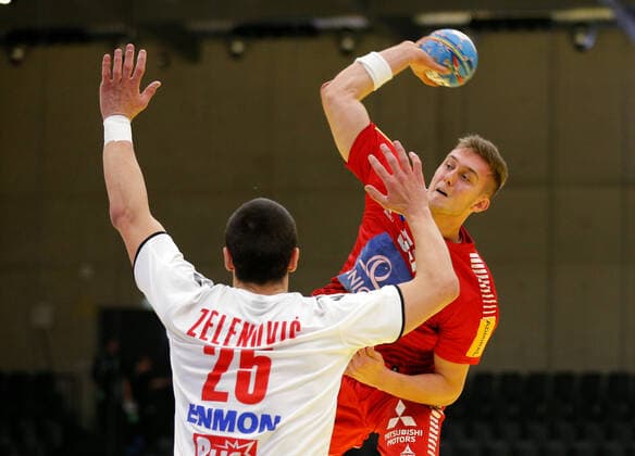 HANDBALL - AUT vs SRB, friendly match GRAZ,AUSTRIA,25.OCT.19 - HANDBALL - OEHB international match, Länderspiel, Nationalmannschaft Austria vs Serbia, test match. Image shows Nemanja Zelenovic (SRB) and Nikola Bilyk (AUT). GEPAxpictures xDavidxRodriguez