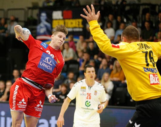 HANDBALL - AUT vs SRB, friendly match GRAZ,AUSTRIA,25.OCT.19 - HANDBALL - OEHB international match, Länderspiel, Nationalmannschaft Austria vs Serbia, test match. Image shows Sebastian Frimmel (AUT) and Vladimir Cupara (SRB). GEPAxpictures xDavidxRodriguez