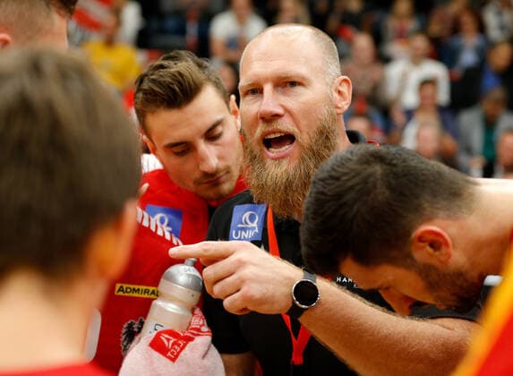 HANDBALL - AUT vs SRB, friendly match GRAZ,AUSTRIA,25.OCT.19 - HANDBALL - OEHB international match, Länderspiel, Nationalmannschaft Austria vs Serbia, test match. Image shows head coach Ales Pajovic (AUT). GEPAxpictures xDavidxRodriguez