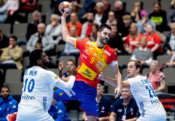 Dika Mem (10) and Valentin Porte (28) of France and Raul Entrerrios (9) of Spain during the men s Handball Golden League Match between France and Spain at Gigantium Arena, Aalborg, Denmark, Saturday Oct. 26, 2019.. , Aalborg Copyright: FotografxRenéxSchütze RenéxSchützex cop104 spdk20191026-142532-L