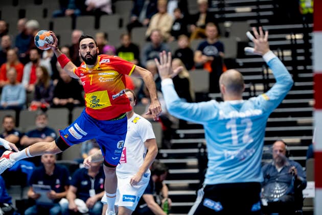 Vincent Gerard (12) of France and Valero Rivera (7) of Spain during the men s Handball Golden League Match between France and Spain at Gigantium Arena, Aalborg, Denmark, Saturday Oct. 26, 2019.. , Aalborg Copyright: FotografxRenéxSchütze RenéxSchützex cop104 spdk20191026-142536-L