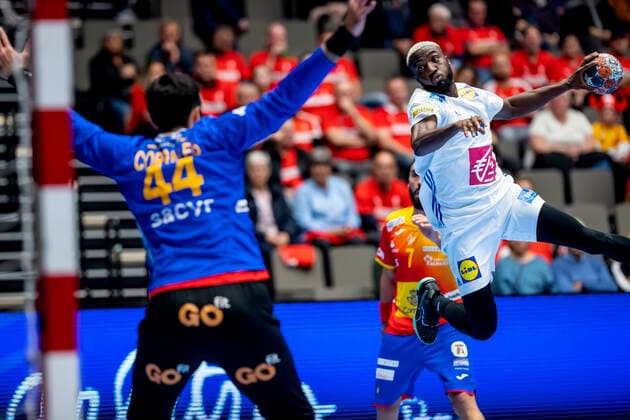 Luc Abalo (19)of France and Rodrigo Corrales (44) of Spain during the men s Handball Golden League Match between France and Spain at Gigantium Arena, Aalborg, Denmark, Saturday Oct. 26, 2019. Frankrig vinder efter straffekast. , Aalborg Copyright: FotografxRenéxSchütze RenéxSchützex cop104 spdk20191026-160049-L