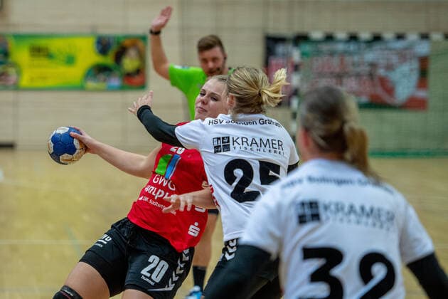 Danique Boonkamp (SV Union Halle) gegen Franziska Penz (Solingen) SV Union Halle-Neustadt (Wildcats) vs. HSV Solingen Gräfrath 76 Handball 2.Bundesliga - Saison 2019 2020 Copyright: xVIADATAx xHolgerxJohnx Halle Saale Sachsen-Anhalt Deutschland