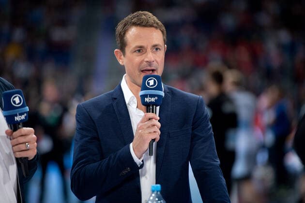 Hannover, Deutschland 26.10.2019: Tag des Handballs 2019 - Länderspiel - Deutschland vs. Kroatien ARD-Moderator Alexander Bommes Hannover Niedersachsen Deutschland TUI Arena