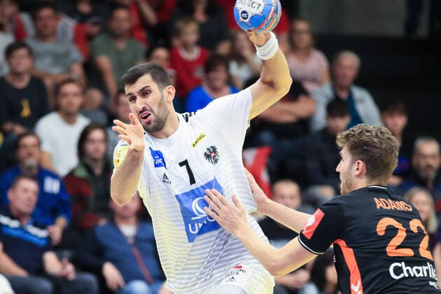 HANDBALL - AUT vs NED, test match GRAZ,AUSTRIA,27.OCT.19 - HANDBALL - OEHB international match, Länderspiel, Nationalmannschaft Austria vs Netherlands, test match. Image shows Janko Bozovic (AUT) and Jasper Adams (NED). GEPAxpictures xMarioxBuehner