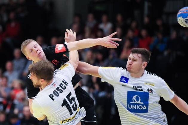 HANDBALL - AUT vs NED, test match GRAZ,AUSTRIA,27.OCT.19 - HANDBALL - OEHB international match, Länderspiel, Nationalmannschaft Austria vs Netherlands, test match. Image shows Niels Versteijnen (NED), Fabian Posch and Daniel Dicker (AUT). GEPAxpictures xMarioxBuehner