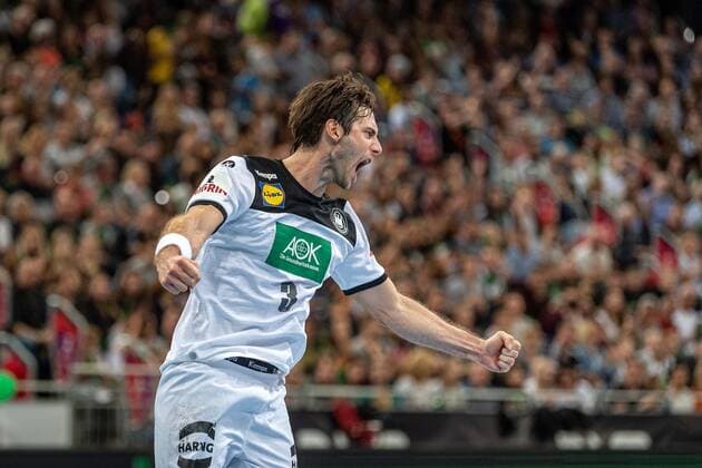 Handball Hannover 26.10.2019 Tag des Handballs DHB Länderspiel Deutschland (GER) - Kroatien (CRO) Uwe Gensheimer (Deutschland, No.03) Jubel