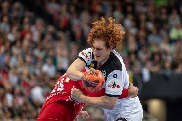 Handball Hannover 26.10.2019 Tag des Handballs DHB Länderspiel Deutschland (GER) - Kroatien (CRO) Lukas Stutzke (Deutschland, No.39) MUSA Zeljko (Kroatien, No.28)