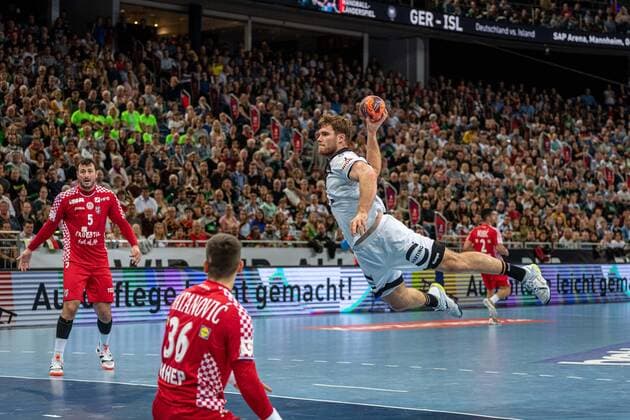 Handball Hannover 26.10.2019 Tag des Handballs DHB Länderspiel Deutschland (GER) - Kroatien (CRO) Johannes Golla (Deutschland, No.04)