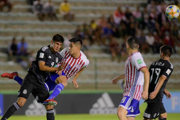 Sub 17 Paraguay e Mexico BRASÍLIA, DF - 28.10.2019: SUB 17 PARAGUAY E MEXICO - Santiago Munoz and Rodrigo Melgarejo during Paraguay and Mexico. Match valid for the FIFA U17, U 17 World Cup group stage. Bezerrão Stadium in Gama. Brasilia DF. (Photo: Reinaldo Reginato Fotoarena) x1821327x  ReinaldoxReginato