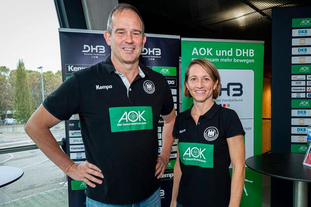 Stuttgart, Deutschland 29. Oktober 2019: DHB Frauen - Pressekonferenz WM Japan v.li. Trainer Henk Groener (Deutschland), Teammanagerin Maren Baumbach (Deutschland) Stuttgart Scharrena Baden-Württemberg Deutschland