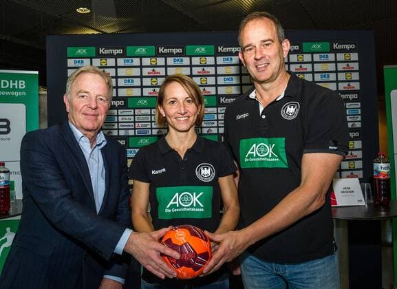 vl: Dr. Martin Schairer (Bürgermeister fuer Sicherheit, Ordnung und Landeshauptstadt Stuttgart) Maren Baumbach (Teammanagerin Frauen DHB Nationalmannschaft) Bundestrainer Henk Groener DHB Pressekonferenz Stuttgart SCHARRena 2019-10-29 Bekanntgabe WM-Kader WM Kader Handball Deutscher Handballbund. Stuttgart. 29.10.19 Handball Pressekonferenz , Stuttgart Baden Wuerttemberg Deutschland