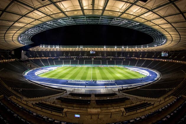 Weitwinkel-Aufnahme weit vor Öffnung der Stadiontore. 30.10.2019, Fussball, GER, DFB-Poikal, 2. Runde, Saison 2019 20, Hertha BSC - SG Dynamo Dresden, Olympiastadion Berlin, Hertha BSC vs. SG Dynamo Dresden