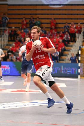 Handball 2. Handball Bundesliga 2019 2020 - Handball Sportverein Hamburg vs. VfL Luebeck-Schwartau Niklas Weller (Hamburg) im Portrait. Sporthalle Alsterdorf Hamburg Foto: Frank Schoof