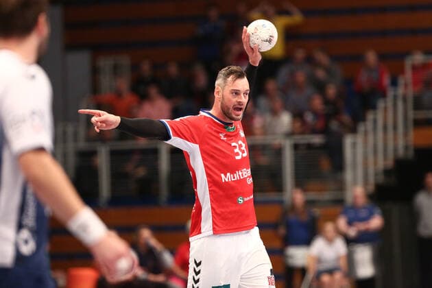 Handball 2. Handball Bundesliga 2019 2020 - Handball Sportverein Hamburg vs. VfL Luebeck-Schwartau Jens Schöngarth Schoengarth (Hamburg) gibt Anweisungen . Sporthalle Alsterdorf Hamburg Foto: Frank Schoof