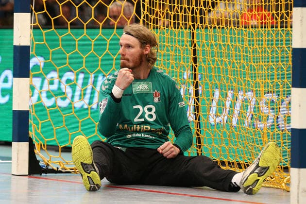Handball 2. Handball Bundesliga 2019 2020 - Handball Sportverein Hamburg vs. VfL Luebeck-Schwartau Torwart Aron Edvardsson (Hamburg) jubelt . Sporthalle Alsterdorf Hamburg Foto: Frank Schoof