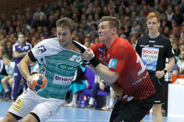 31.10.2019, Swiss Life Hall, Hannover, Ligaspiel, 1. Liga, TSV Hannover-Burgdorf vs HSG Nordhorn-Lingen, im Bild Fabian Boehm (20, Han.-Burgdorf) im Zweikampf mit Luca de Boer (19, Nordhorn) TSV Hannover-Burgdorf vs HSG Nordhorn-Lingen
