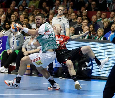 31.10.2019, Swiss Life Hall, Hannover, Ligaspiel, 1. Liga, TSV Hannover-Burgdorf vs HSG Nordhorn-Lingen, im Bild Ilija Brozovic (44, Han.-Burgdorf) im Zweikampf mit Robert Weber (8, Nordhorn) TSV Hannover-Burgdorf vs HSG Nordhorn-Lingen