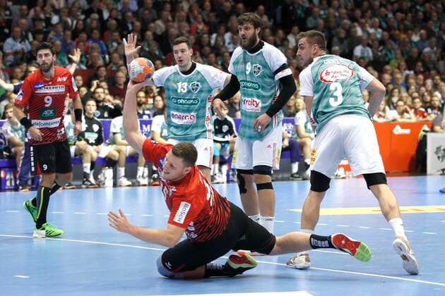 31.10.2019, Swiss Life Hall, Hannover, Ligaspiel, 1. Liga, TSV Hannover-Burgdorf vs HSG Nordhorn-Lingen, im Bild Dominik Kalafut (95, Nordhorn) beim Torwurf TSV Hannover-Burgdorf vs HSG Nordhorn-Lingen