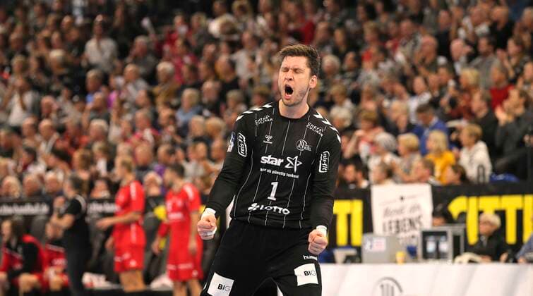Foto : Siegesjubel bei den Spielern ... Torhüter Niklas Landin Jacobsen (Kiel) Handball Herren 1. Bundesliga am Do. 31.10.2019 THW Kiel - SG Melsungen 38 - 26