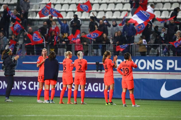joueuses equipe (PSG) saluent supporters FOOTBALL : PSG vs Breidablik - Ligue des Champions Feminine - 31 10 2019 GwendolineLeGoff Panoramic 