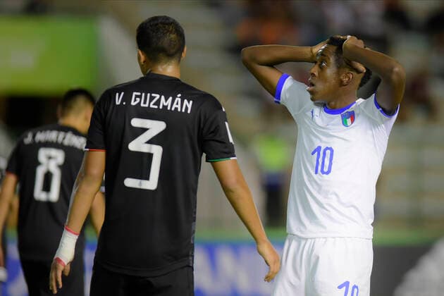Sub 17 Mexico e Itália BRASÍLIA, DF - 31.10.2019: SUB 17 MEXICO E ITÁLIA - Victor Guzman and Franco Tongya during U17, U 17 Mexico and Italy. Match valid for the FIFA U17 World Cup group stage. Bezerrão Stadium in Brasilia, DF. (Photo: Reinaldo Reginato Fotoarena) x1823550x  ReinaldoxReginato