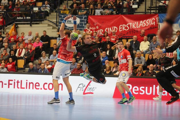 Frederic Stueber (Ludwigshafen, 2) beim Wurf beim Spiel TSG Ludwigshafen Friesenheim vs. Bergischer HC in der 1. Handball Bundesliga am 30.10.2019, TSG Ludwigshafen Friesenheim - Bergischer HC, Handball, 1. Bundesliga, 30.10.2019 Ludwigshafen Copyright: xEibner-Pressefotox xMichaelxBermelx