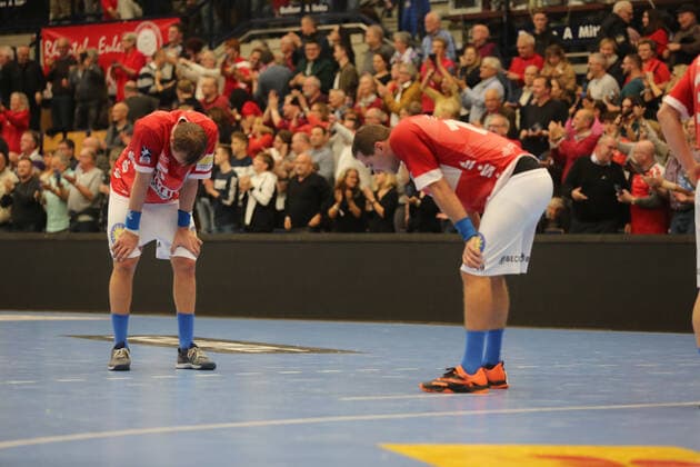 Max Darj (Bergischer HC, 5) und Tomas Babak (Bergischer HC, 19) nach dem Abpfiff beim Spiel TSG Ludwigshafen Friesenheim vs. Bergischer HC in der 1. Handball Bundesliga am 30.10.2019, TSG Ludwigshafen Friesenheim - Bergischer HC, Handball, 1. Bundesliga, 30.10.2019 Ludwigshafen Copyright: xEibner-Pressefotox xMichaelxBermelx