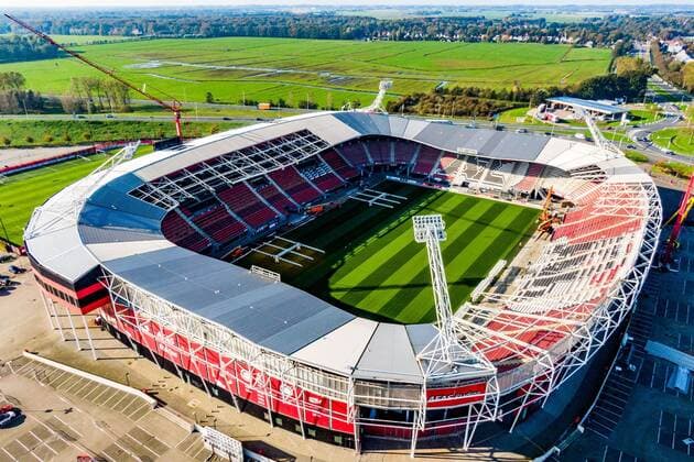 ALKMAAR, 30-10-2019, The collapsed roof at the AZ AFAS Stadium is getting repaired. A big section of the roof is removed in order te replace with new elements. Aerial photography. Taken with a drone or plane. AFAS Stadium from the air. AFAS Stadium AZ from the air  x5082728x Copyright: