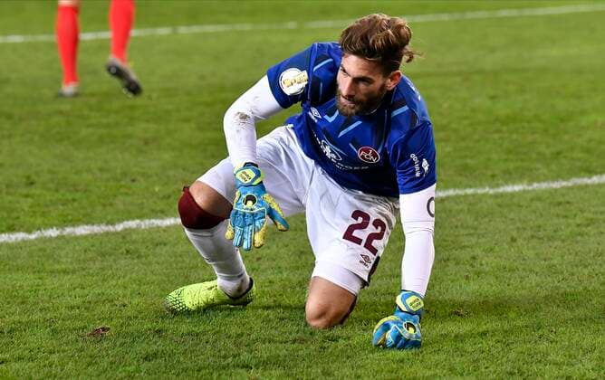 30.10.2019 - Fussball - Saison 2019 2020 - DFB Pokal Vereinspokal - 02. Runde: 1. FC Kaiserslautern FCK ( Rote Teufel ) - 1. FC Nürnberg Nuernberg FCN ( Club ) - - regulations prohibit any use of photographs as image sequences and or quasi-video - Enrico Valentini (22, 1. FC Nürnberg FCN ) enttäuscht Enttäuschung *** 30 10 2019 Football Season 2019 2020 DFB Cup Club Cup 02 Round 1 FC Kaiserslautern FCK Red Devils 1 FC Nuremberg Nuremberg FCN Club regulations prohibit any use of photographs as image sequences and or quasi video Enrico Valentini 22, 1 FC Nuremberg FCN disappointed disappointment