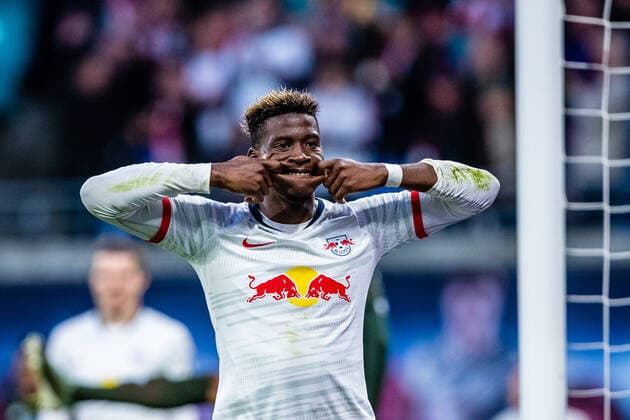 Bilder des Jahres 2019, Sport 11 November Sport Themen der Woche KW44 Sport Bilder des Tages Nordi Mukiele ( 22 RB Leipzig) zum 7:0 waehrend der Saison 2019-2020 in der 1. Fussball Bundesliga (Herren) am 10. Spieltag zwischen RB Leipzig und FSV Mainz 05 in der Red Bull Arena am 2. November 2019 in Leipzig, Sachsen (Saxony), Deutschland (Germany) (DFL REGULATIONS PROHIBIT ANY USE OF PHOTOGRAPHS AS IMAGE SEQUENCES AND OR QUASI-VIDEO) *** Nordi Mukiele 22 RB Leipzig to 7 0 during the season 2019 2020 in the 1 Soccer Bundesliga Men on 10 game day between RB Leipzig and FSV Mainz 05 in the Red Bull Arena on 2 November 2019 in Leipzig, Saxony Saxony , Germany Germany DFL REGULATIONS PROHIBIT ANY USE OF PHOTOGRAPHS AS IMAGE SEQUENCES AND OR QUASI VIDEO