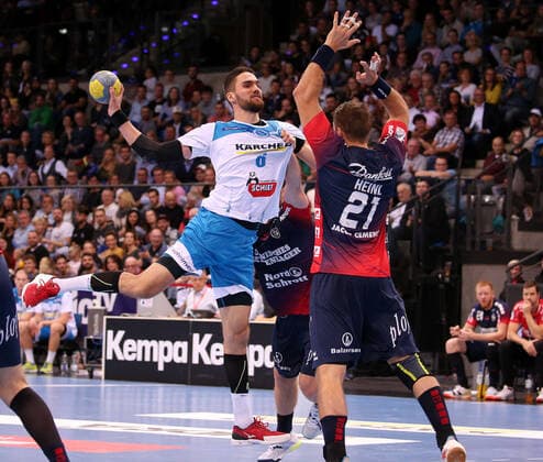 BAU 02.11.2019 Stuttgart Handball TVB Stuttgart vs. SG Flensburg-Handewitt, Dominik Weiß (TVB, links)