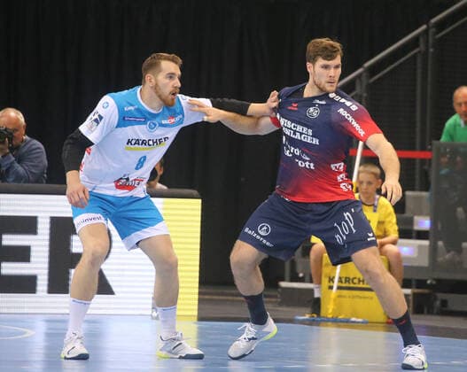 Sport Bilder des Tages Handball TVB Stuttgart-SG Flensburg-Handewitt 02.11.2019 Deutschland Handball Bundesliga Männer Saison 2019 2020 TVB Stuttgart-SG Flensburg-Handewitt. Nr.8 Rudolf Faluvegi Stuttgart, Nr.4 Jahanes Golla Flensburg. Foto Herbert Rudel