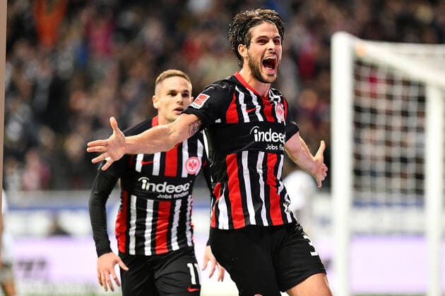 Bilder des Jahres 2019, Sport 11 November Fußball 1. Bundesliga 10. Spieltag Eintracht Frankfurt - FC Bayern München am 02.11.2019 in der Commerzbank-Arena in Frankfurt Torjubel zum 5:1 durch Goncalo Paciencia ( Frankfurt ) DFL regulations prohibit any use of photographs as image sequences and or quasi-video. *** Football 1 Bundesliga 10 Matchday Eintracht Frankfurt FC Bayern Munich on 02 11 2019 in the Commerzbank Arena in Frankfurt Goal celebration to 5 1 by Goncalo Paciencia Frankfurt DFL regulations prohibit any use of photographs as image sequences and or quasi video xJKx