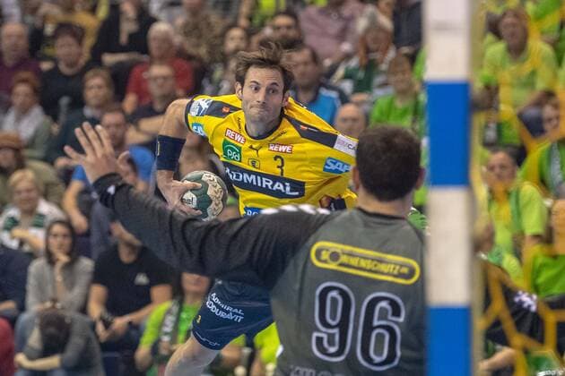Handball Berlin 03.11.2019 1. Bundesliga HBL Saison 2019 2020 Füchse Berlin - Rhein-Neckar Löwen Uwe Gensheimer (Rhein Neckar, No.03) Dejan Milosavljev (Füchse Berlin, TW, No.96)