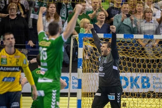 Handball Berlin 03.11.2019 1. Bundesliga HBL Saison 2019 2020 Füchse Berlin - Rhein-Neckar Löwen Dejan Milosavljev (Füchse Berlin, TW, No.96) Jubel