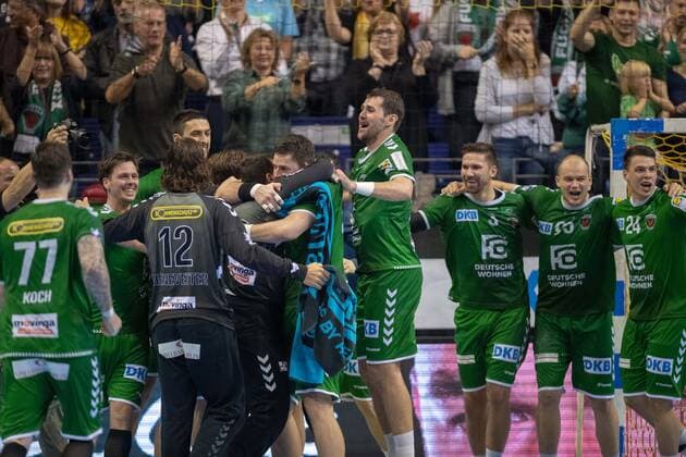 Handball Berlin 03.11.2019 1. Bundesliga HBL Saison 2019 2020 Füchse Berlin - Rhein-Neckar Löwen Dejan Milosavljev (Füchse Berlin, TW, No.96) Jubel schlussjubel und andere