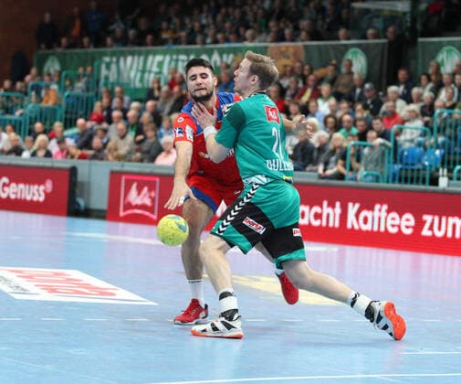 Juan De La Pena (HBW Balingen-Weilstetten 19) gegen Magnus Gullerud (TSV GWD Minden 21)(rechts) GER, Handball, 1. Bundesliga, TSV GWD Minden gegen HBW Balingen-Weilstetten, 03.11.2019 Minden Copyright: xStrohdiekx Eibner-Pressefotox EP_jsk
