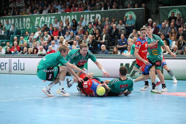 v.l. Marian Michalczik (TSV GWD Minden 22), Magnus Gullerud (TSV GWD Minden 21), Marcel Niemeyer (HBW Balingen-Weilstetten 3), Lucas Meister (TSV GWD Minden 2) GER, Handball, 1. Bundesliga, TSV GWD Minden gegen HBW Balingen-Weilstetten, 03.11.2019 Minden Copyright: xStrohdiekx Eibner-Pressefotox EP_jsk