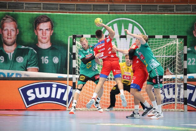 Juan De La Pena (HBW Balingen-Weilstetten 19) gegen Christoffer Rambo (TSV GWD Minden 9)(links) GER, Handball, 1. Bundesliga, TSV GWD Minden gegen HBW Balingen-Weilstetten, 03.11.2019 Minden Copyright: xStrohdiekx Eibner-Pressefotox EP_jsk