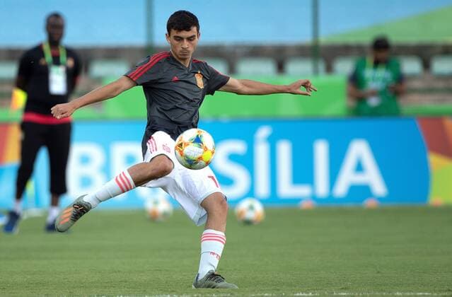 Spanish soccer player Pedri Gonzalez warms up before the match against Cameroon for the2019 FIFA U-17 World Cup, at the Bezerrao stadium in the city of Gama, Brasilia, Brazil, 3 November 2019. Spain - Cameroon !ACHTUNG: NUR REDAKTIONELLE NUTZUNG!  Copyright: xJoedsonxAlvesx AME9800 20191103-637084119127073692