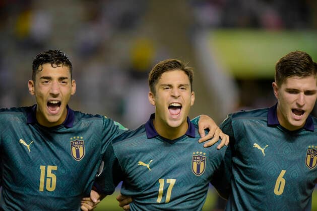 Fußball, U17 WM, Paraguay - Italien Sub 17 Itália e Paraguay BRASÍLIA, DF - 03.11.2019: SUB 17 ITÁLIA E PARAGUAY - Alessandro Riccio, Samuel Giovane and Lorenzo Pirola during U17, U 17 Italy and Paraguay. Match valid for the FIFA U17 World Cup group stage. Bezerrão Stadium in Brasilia, DF. (Photo: Reinaldo Reginato Fotoarena) x1825625x  ReinaldoxReginato
