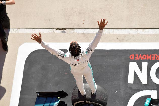 Austin, USA, 03.11.2019, Formel 1, Formula 1, United States Grand Prix, Lewis Hamilton (GB 44), Mercedes-AMG Petronas Motorsport ist zum sechsten Male Weltmeister geworden., Das Rennen hat Valtteri Bottas (FIN 77), Mercedes-AMG Petronas Motorsport gewonnen. ( Austin Circuit of The Americas USA eu-images-09-506-043077